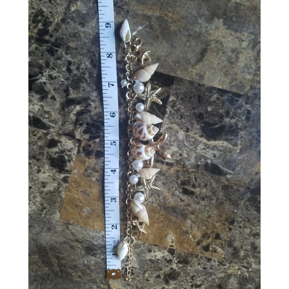 Seashell Bracelet Gold Tone Starfish Shells Charms - Picture 5 of 5